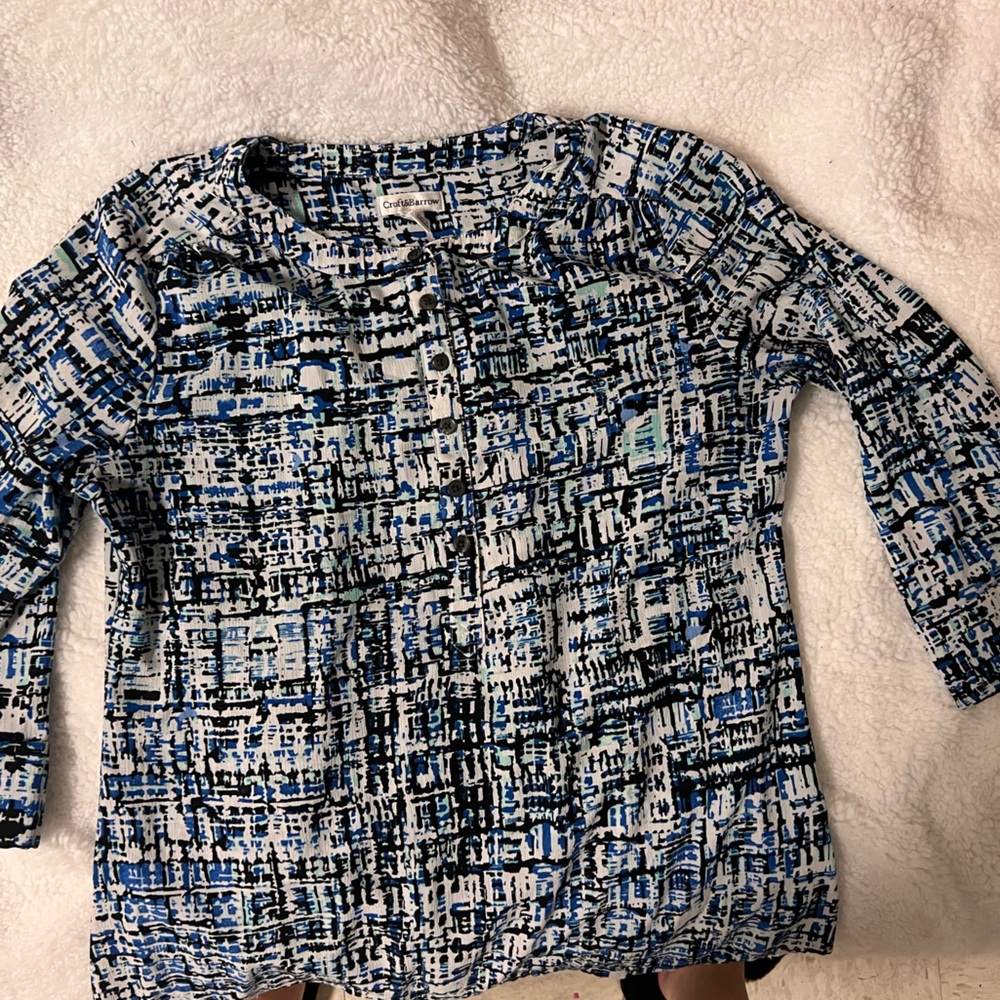 Blue pattern blouse